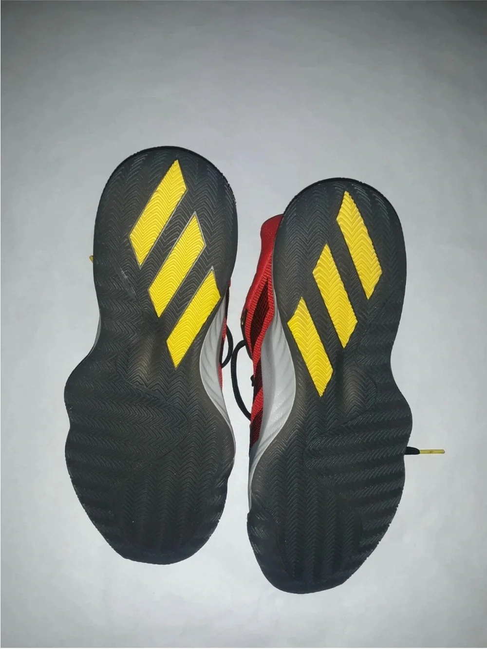 Adidas  D.O.N. Issue 1 BHM  EF9911 Men red/grey shoes sz 6.5